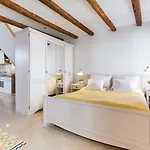 Apartment Deamicis By Irundo Rovinj