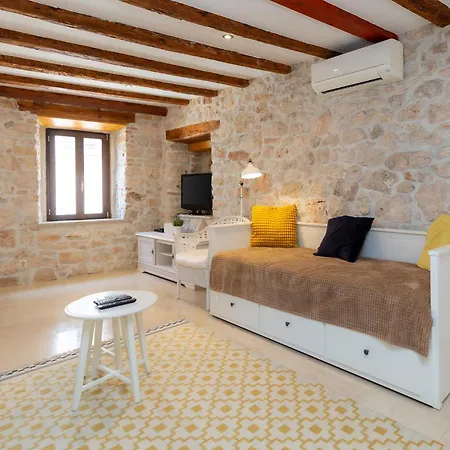 Deamicis By Irundo Apartment