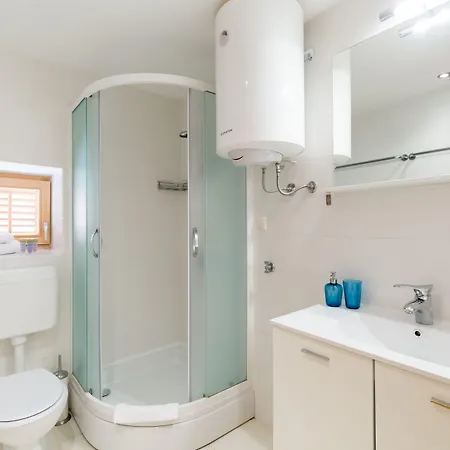 Deamicis By Irundo *