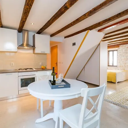 Deamicis By Irundo *