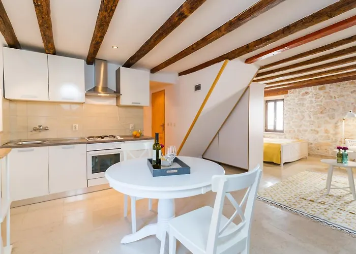 Deamicis By Irundo *